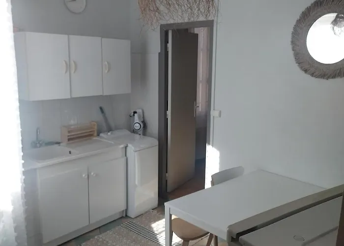 Apartment A 5 Min Des Halls *